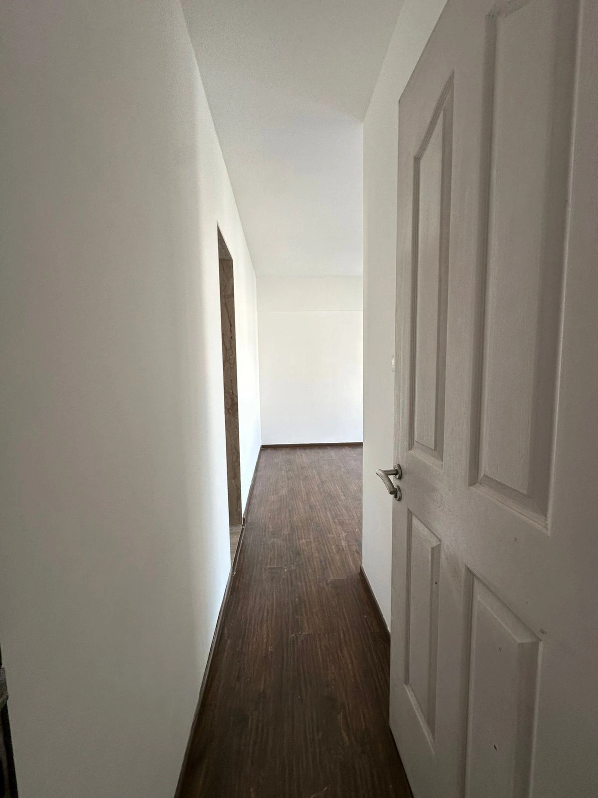 2 BHK Flat for Rent in Aspen Garden, Malad East